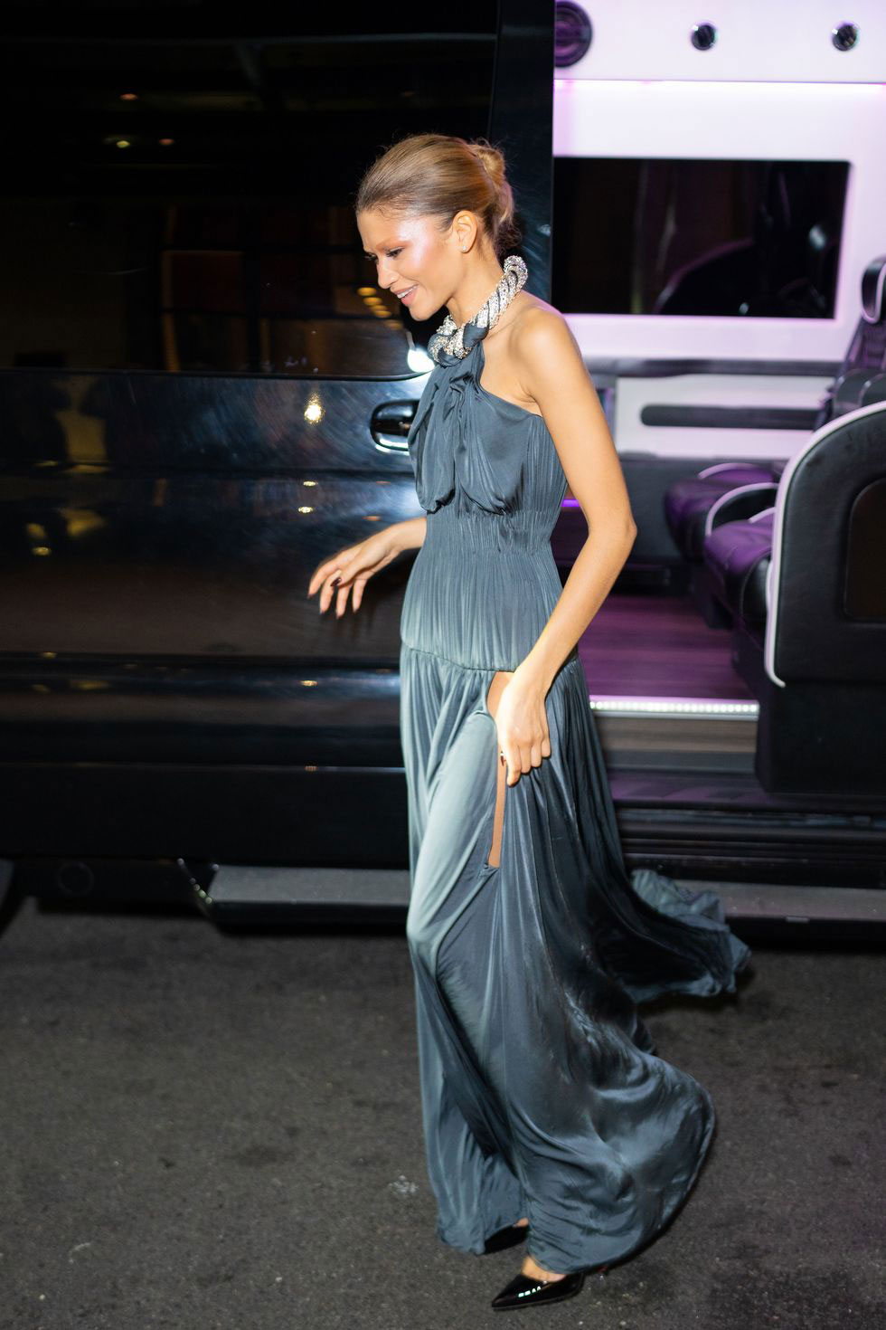 Jennie, Zendaya, Kendall Jenner mặc gì đến After Party của Met Gala?