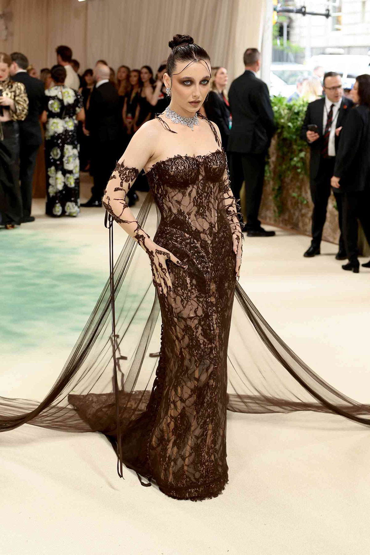 Zendaya, Lana Del Rey dẫn đầu phái "thần rừng" đổ bộ Met Gala 2024