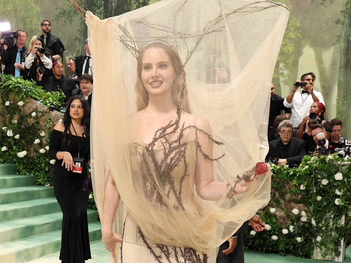 Zendaya, Lana Del Rey dẫn đầu phái "thần rừng" đổ bộ Met Gala 2024