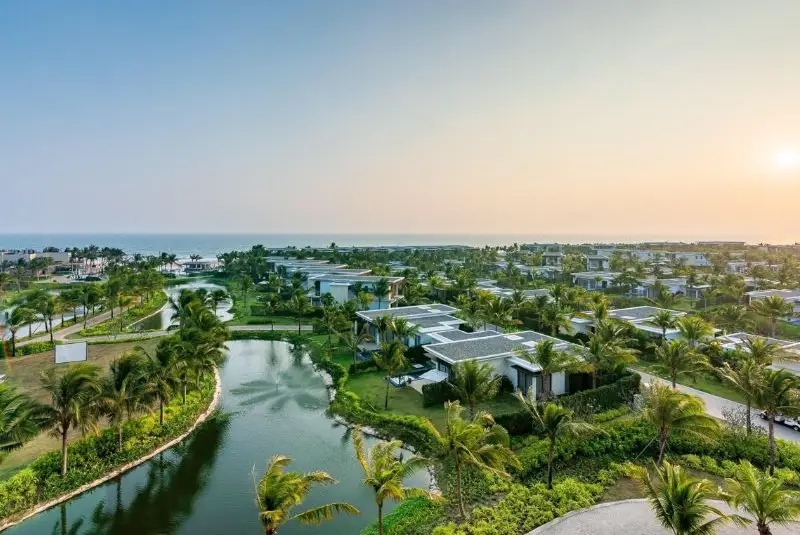 Tạm xa phố thị để lắng đọng bình yên tại Meliá Ho Tram Beach Resort