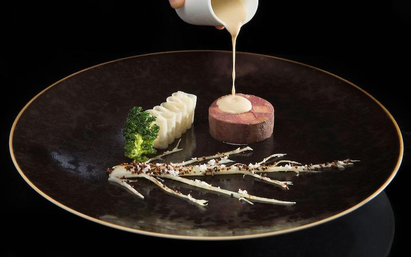 Cầm “vàng” đừng để “vàng” rơi - Vì sao những nhà hàng danh giá lại bị tước sao Michelin