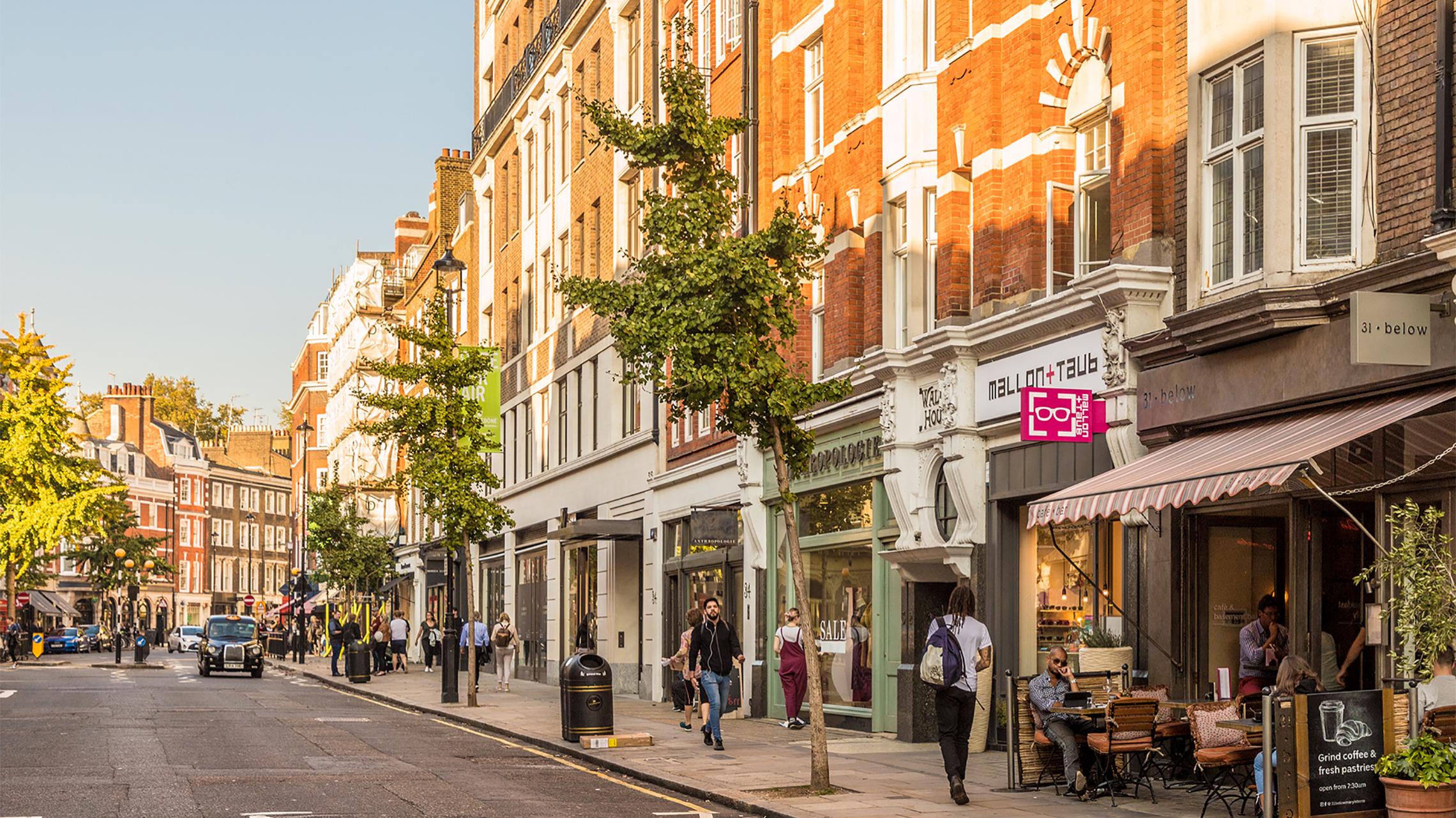 Giới siêu giàu London dùng bút máy kim cương, thuê giúp việc tốn 11 tỷ