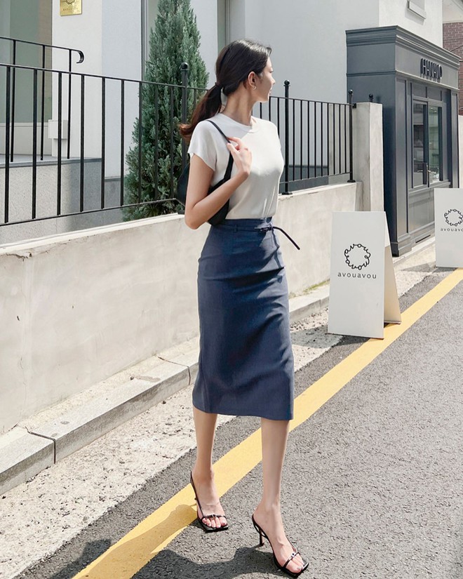 5 mẫu chân váy công sở đẹp thanh lịch dành cho quý cô trên 40 tuổi