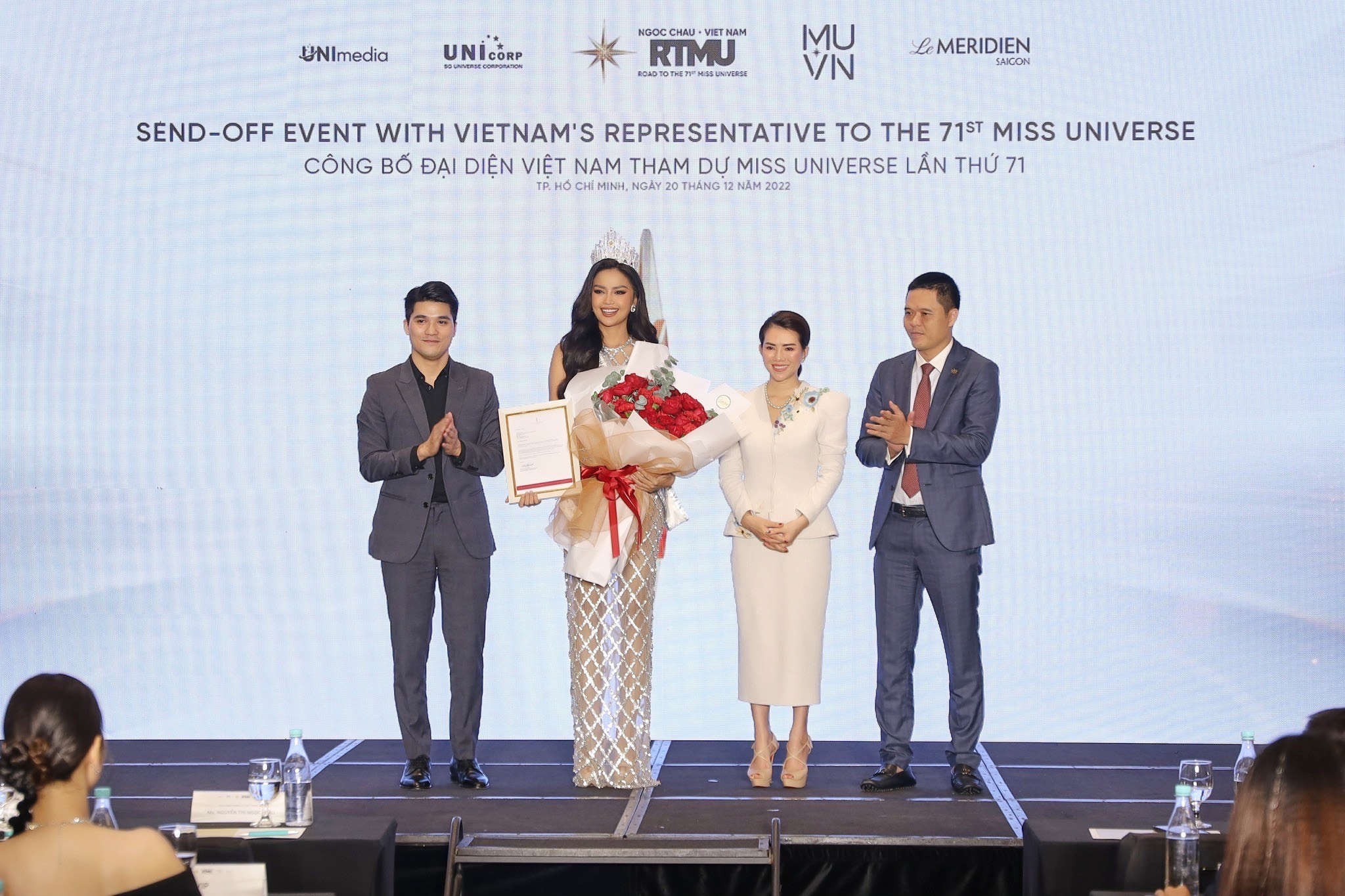 CEO Trần Quí Hảo tự hào làm đẹp cuộc sống bằng những bông hoa