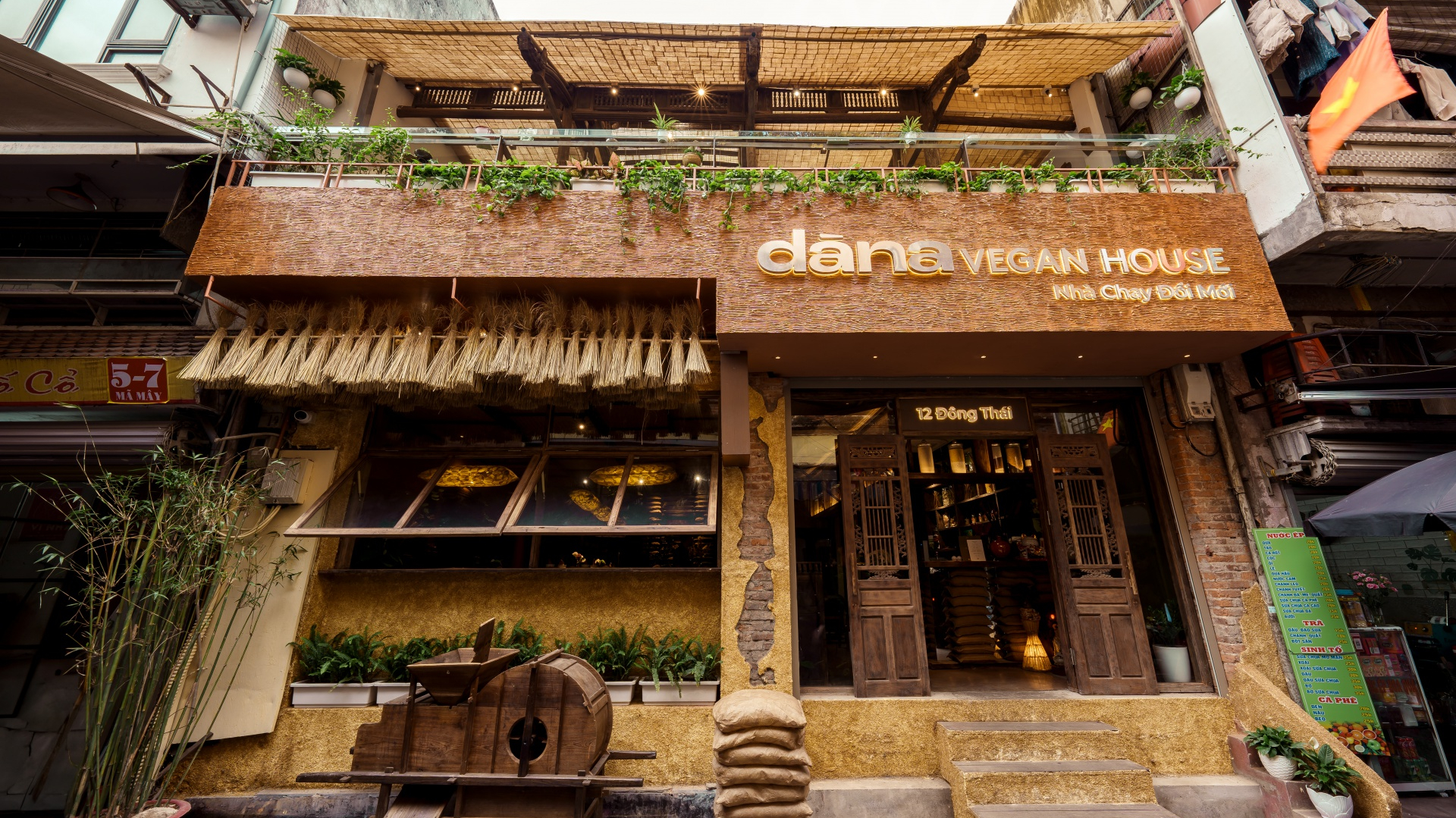 Dāna Vegan House – Hơn cả một nhà hàng chay