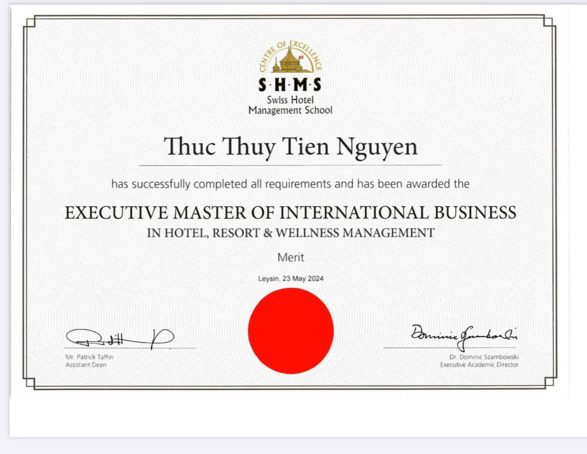 Thùy Tiên tốt nghiệp thạc sĩ
