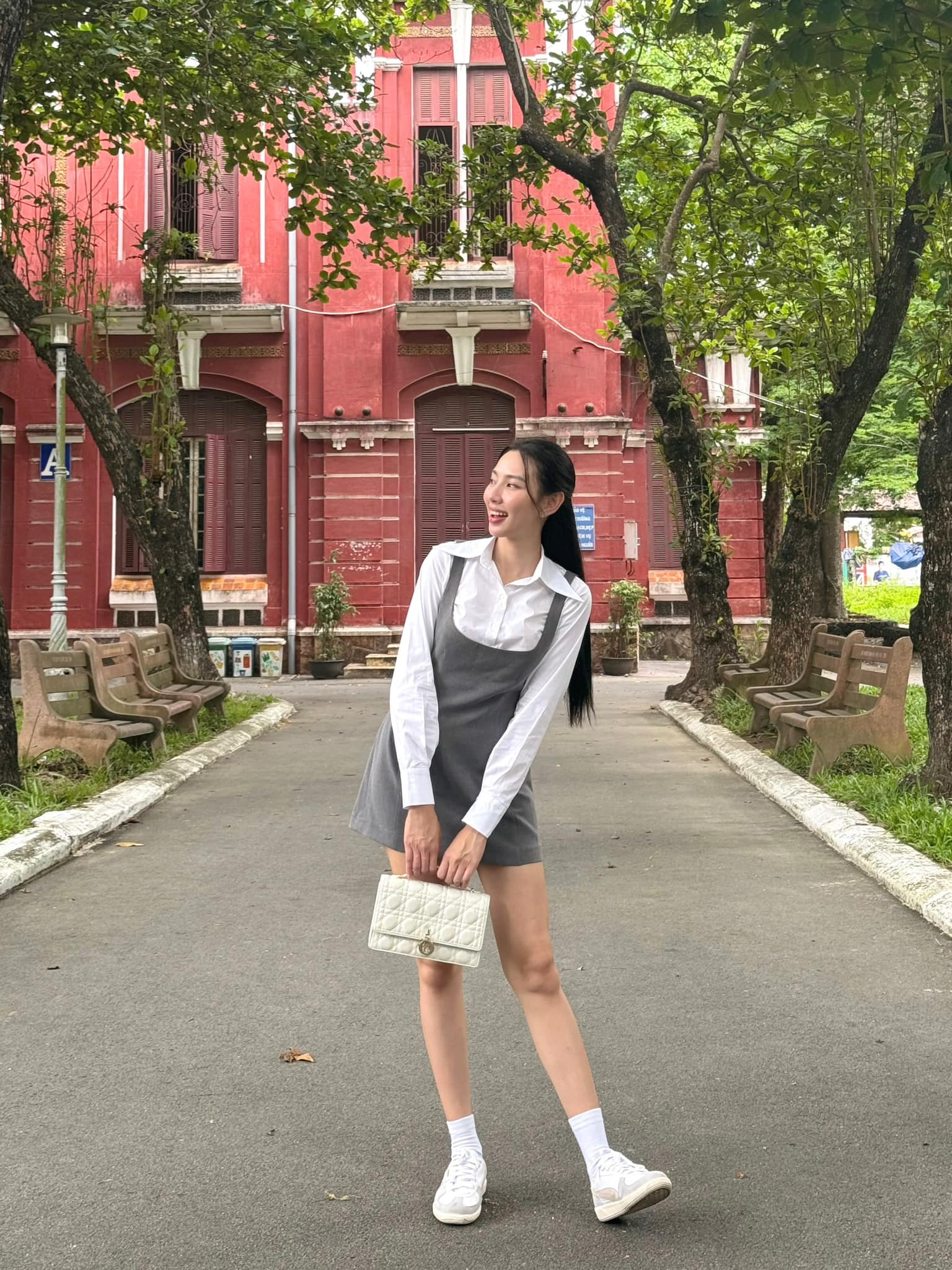 Thùy Tiên tốt nghiệp thạc sĩ
