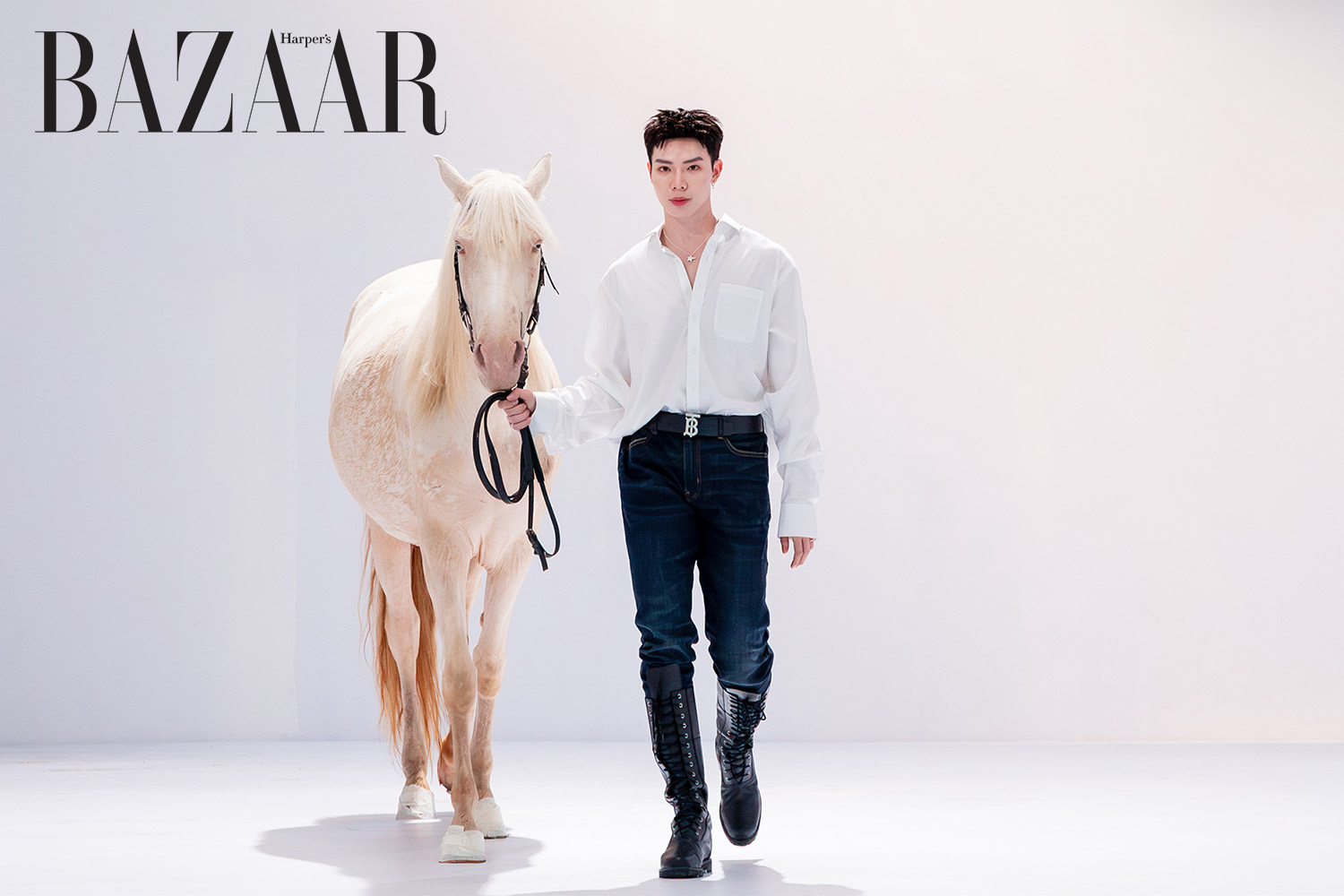 Harpers-Bazaar-Erik-cuoi-ngua-chao-san-Anh-Trai-Say-Hi_03.jpg