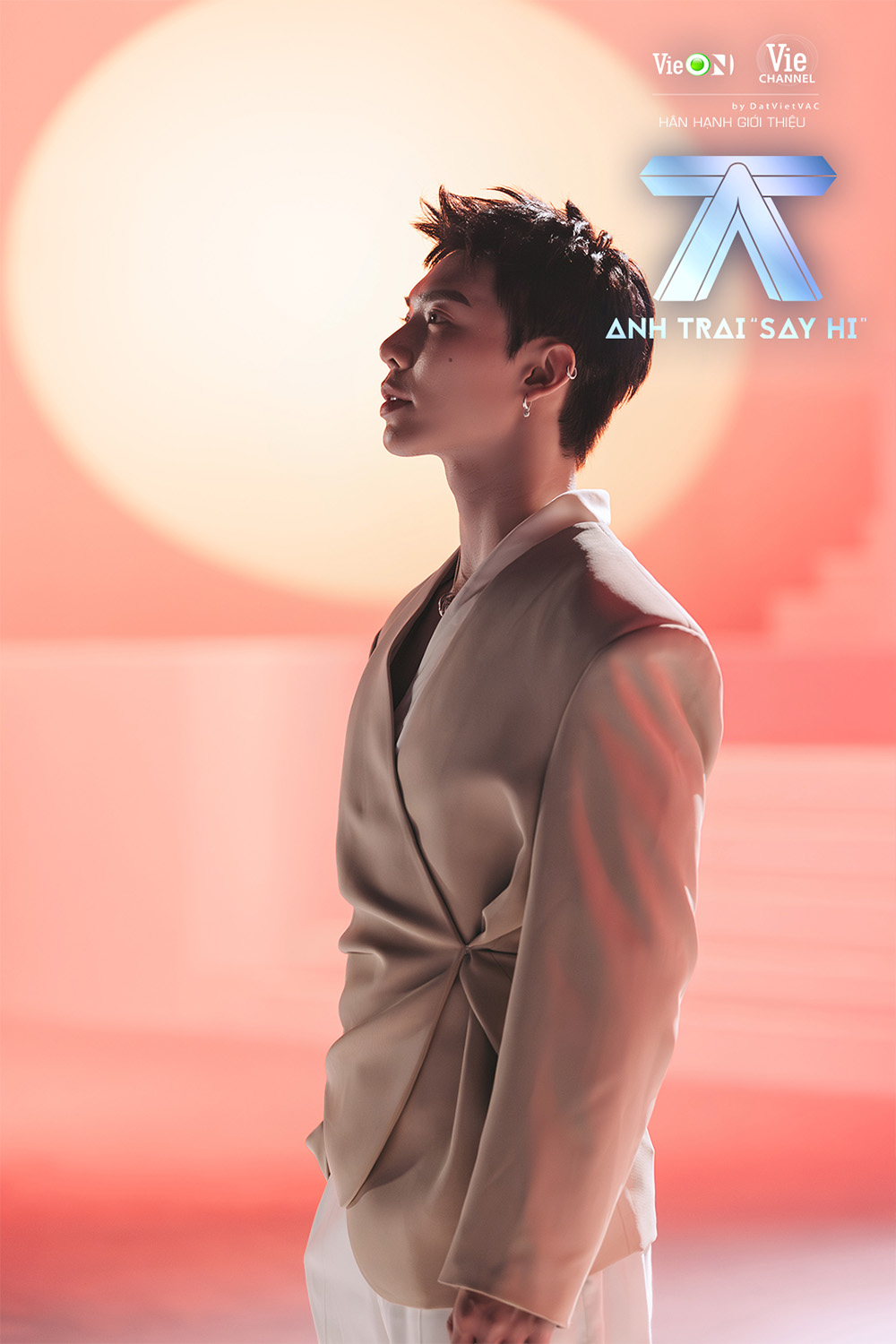 Harpers-Bazaar-Erik-cuoi-ngua-chao-san-Anh-Trai-Say-Hi_06.jpg
