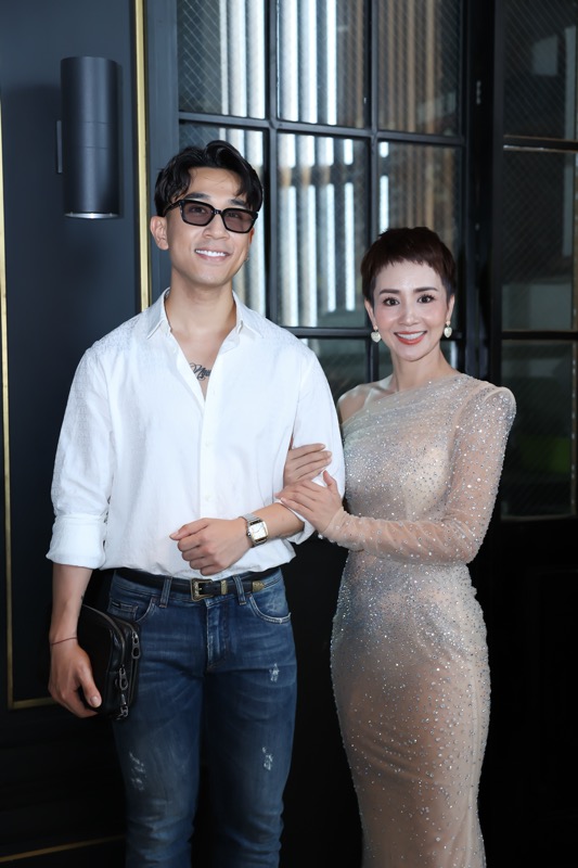 Thúy Hiền khóc khi nghe ca khúc chồng cũ sáng tác cho Tùng Dương