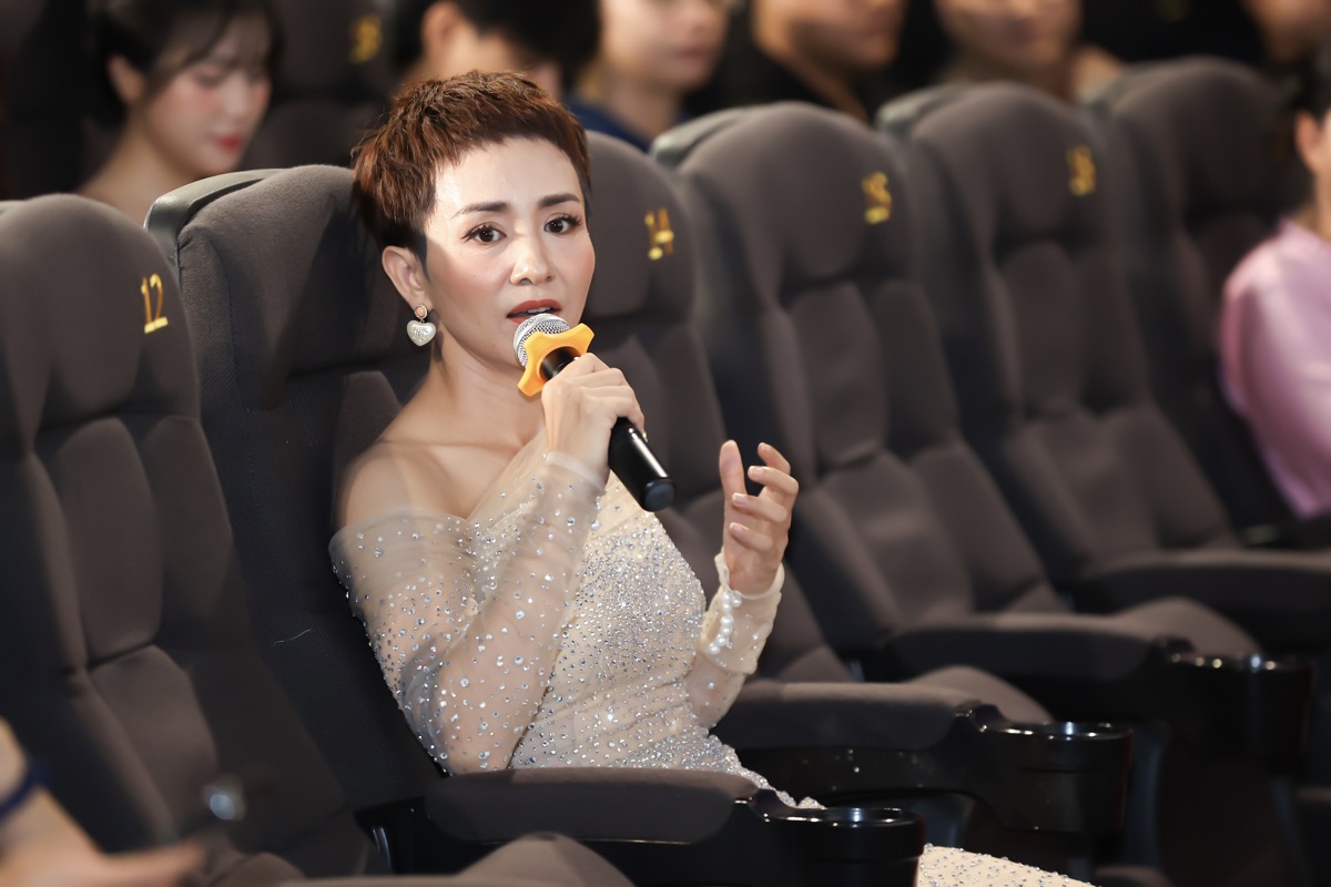 Thúy Hiền khóc khi nghe ca khúc chồng cũ sáng tác cho Tùng Dương