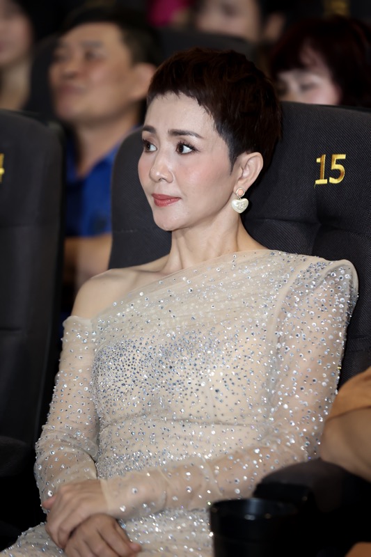 Thúy Hiền khóc khi nghe ca khúc chồng cũ sáng tác cho Tùng Dương