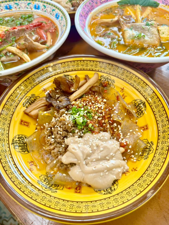 Nhà hàng chay 'phải chờ cả tiếng' của Ngô Thanh Vân