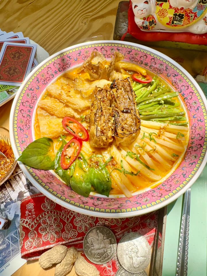 Nhà hàng chay 'phải chờ cả tiếng' của Ngô Thanh Vân