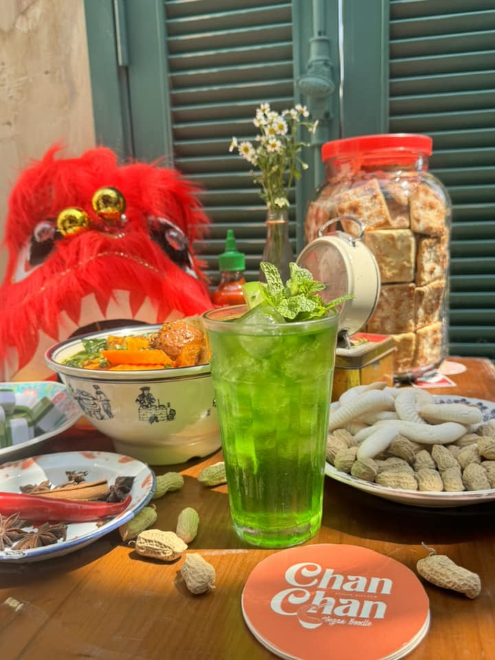 Nhà hàng chay 'phải chờ cả tiếng' của Ngô Thanh Vân