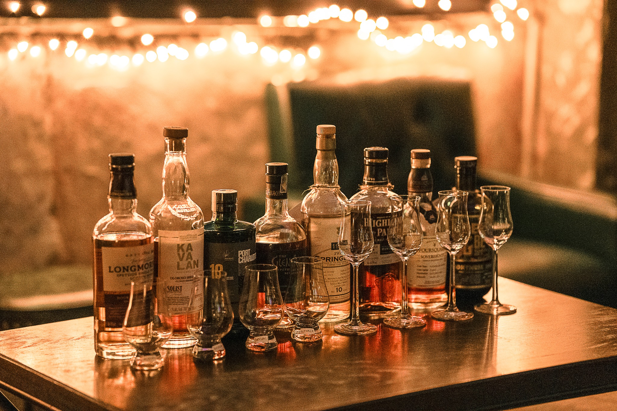5 speakeasy bar phù hợp để “thả trôi” cảm xúc tại TPHCM