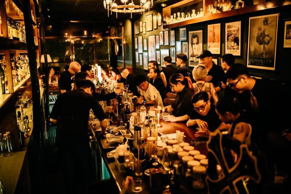 5 speakeasy bar phù hợp để “thả trôi” cảm xúc tại TPHCM