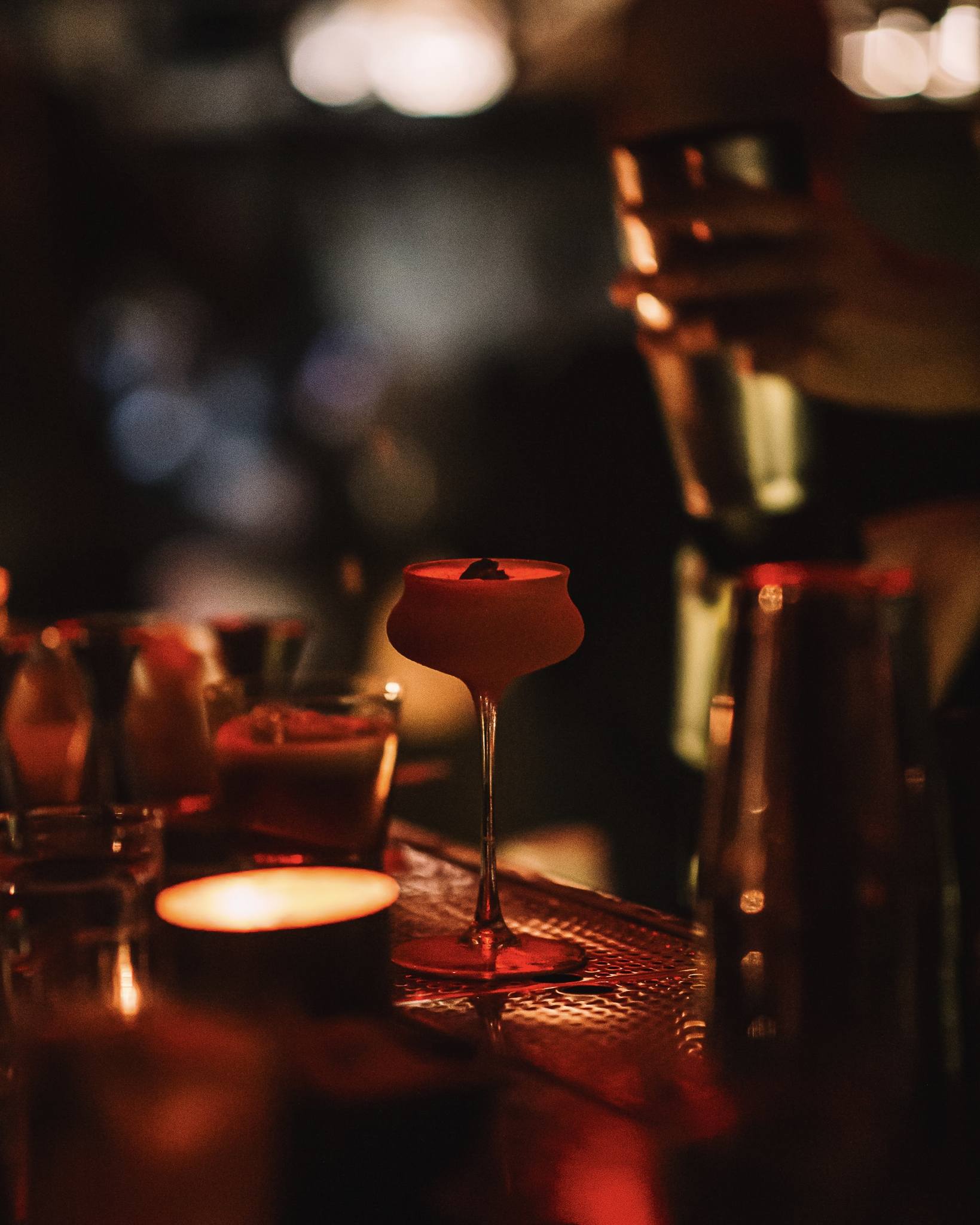 5 speakeasy bar phù hợp để “thả trôi” cảm xúc tại TPHCM