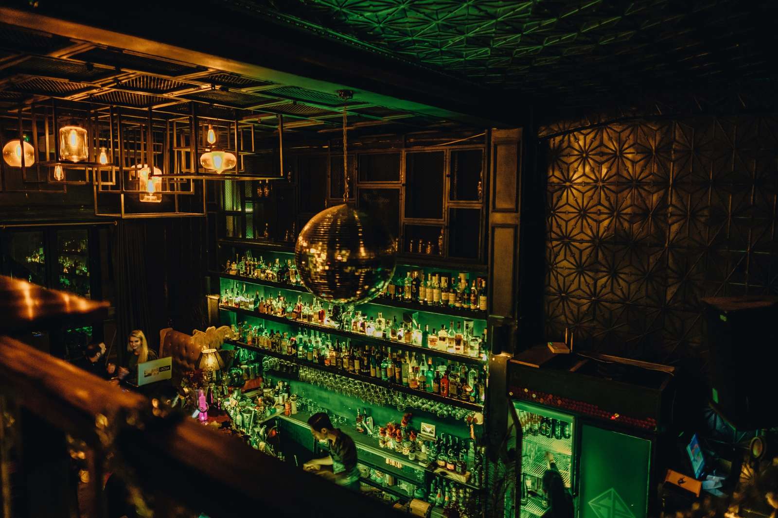 5 speakeasy bar phù hợp để “thả trôi” cảm xúc tại TPHCM