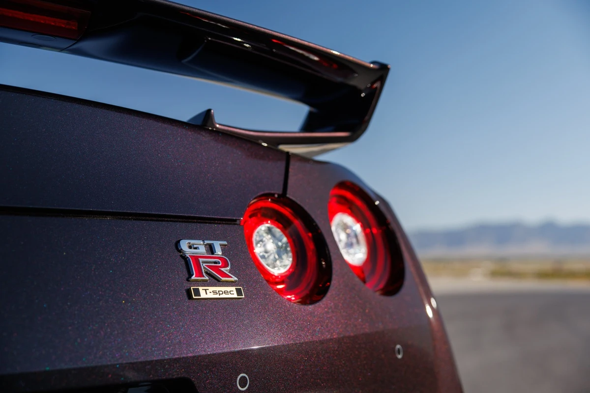 Nissan GT-R T-spec Takumi Edition giá hơn 150.000 USD