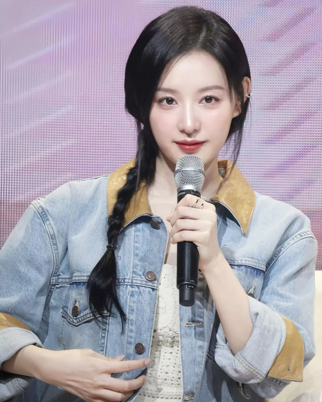 Kim Ji Won fan meeting