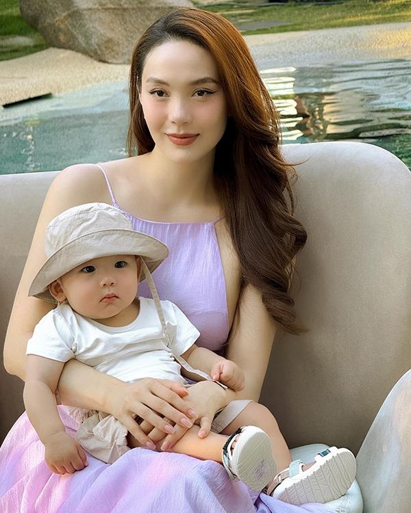 Con trai Minh Hằng