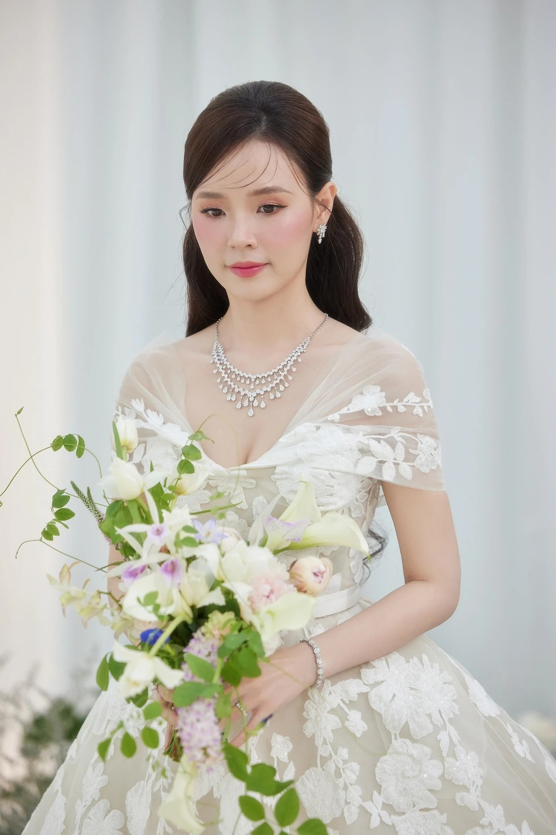 Thực đơn đám cưới Midu có gì?