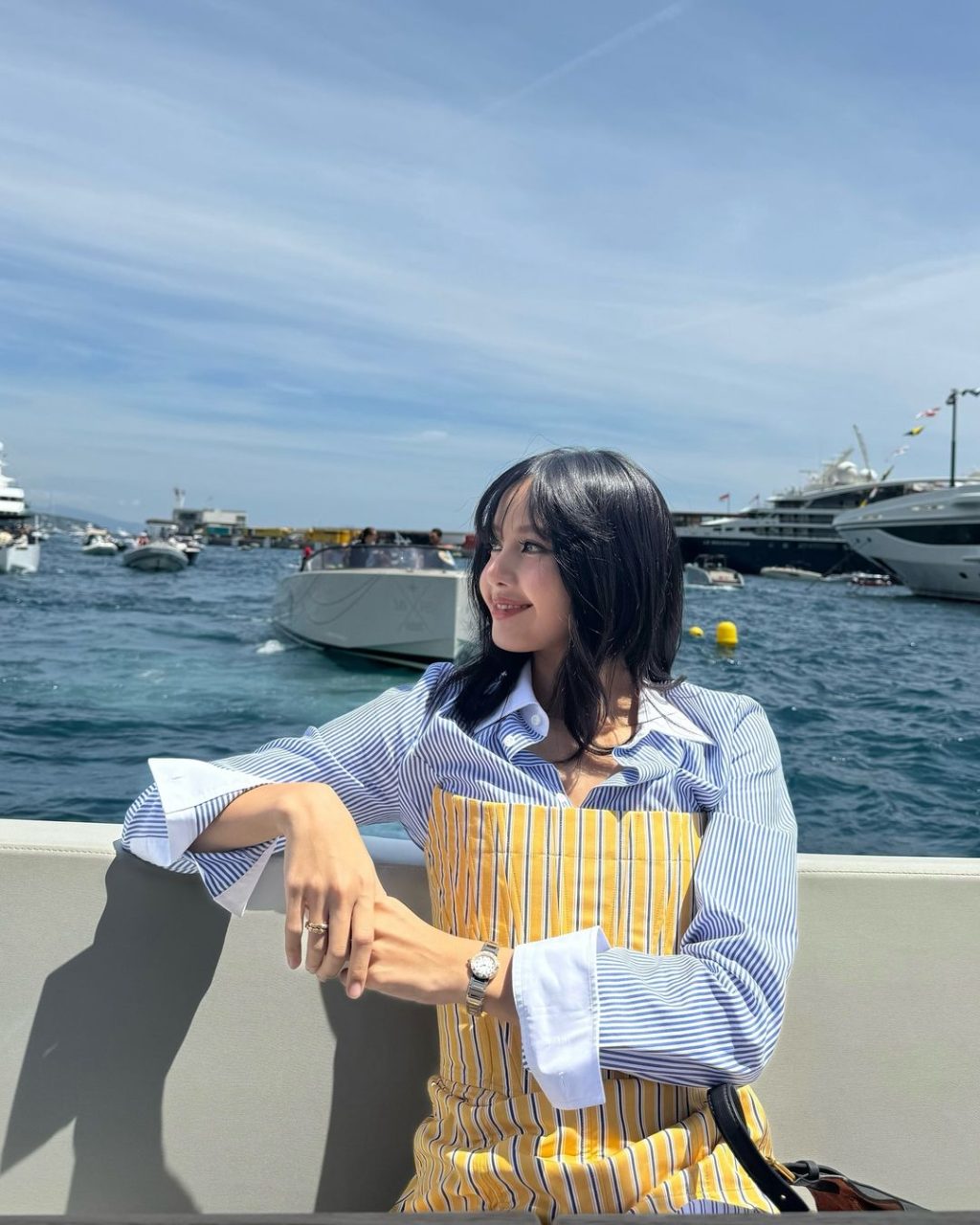 Lisa BLACKPINK hẹn hò