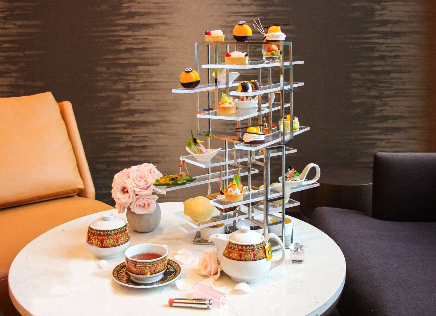 Thưởng thức ẩm thực thượng hạng cùng Oriental Pearl và Renaissance Riverside Saigon