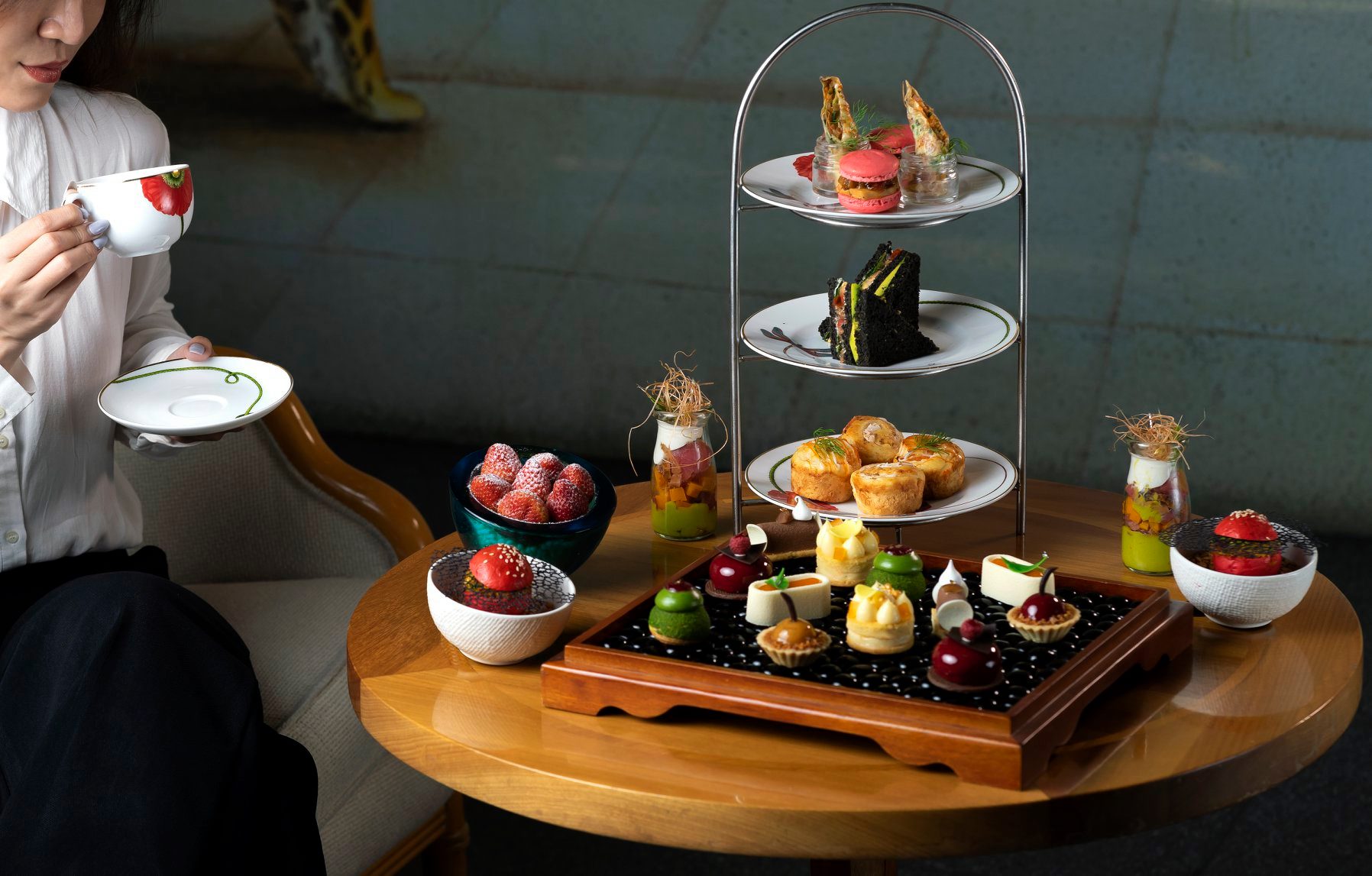 Thưởng thức ẩm thực thượng hạng cùng Oriental Pearl và Renaissance Riverside Saigon