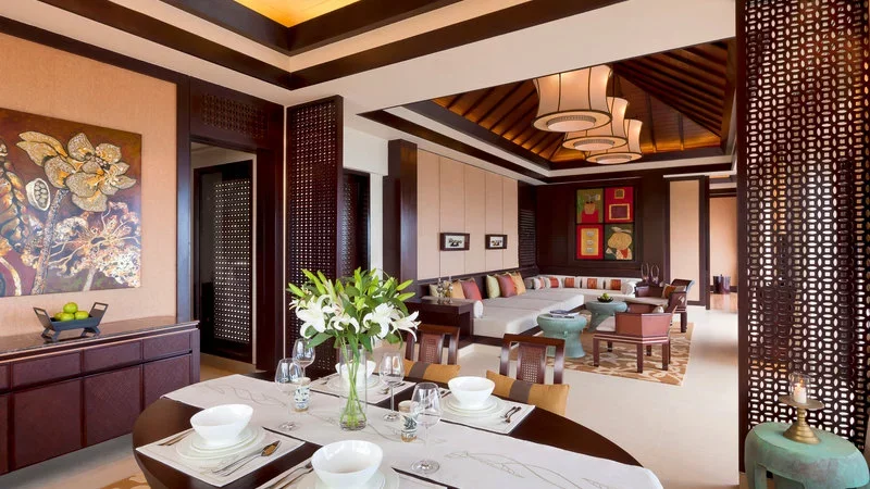 Đến “Khách sạn sang trọng tốt nhất thế giới” ngắm nhìn thiên nhiên kỳ vĩ tại Vịnh Lăng Cô
