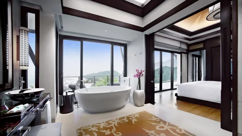 Đến “Khách sạn sang trọng tốt nhất thế giới” ngắm nhìn thiên nhiên kỳ vĩ tại Vịnh Lăng Cô