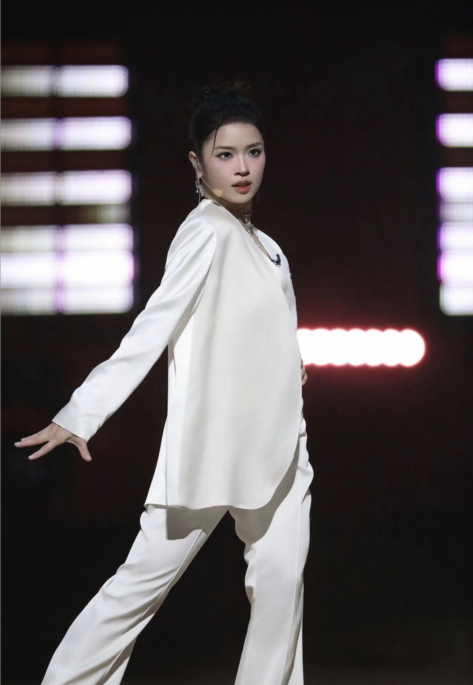 Suni Hạ Linh đứng đầu show "Đạp gió 2024", gây xôn xao mạng xã hội