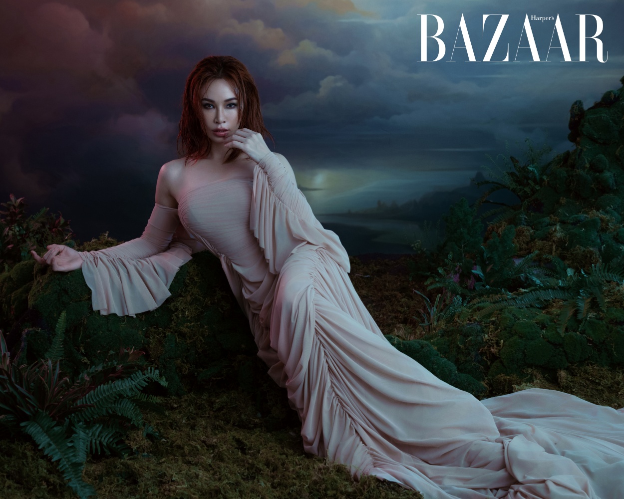 Uyên Linh dồn hết vốn liếng cho live concert kỷ niệm 15 năm ca hát