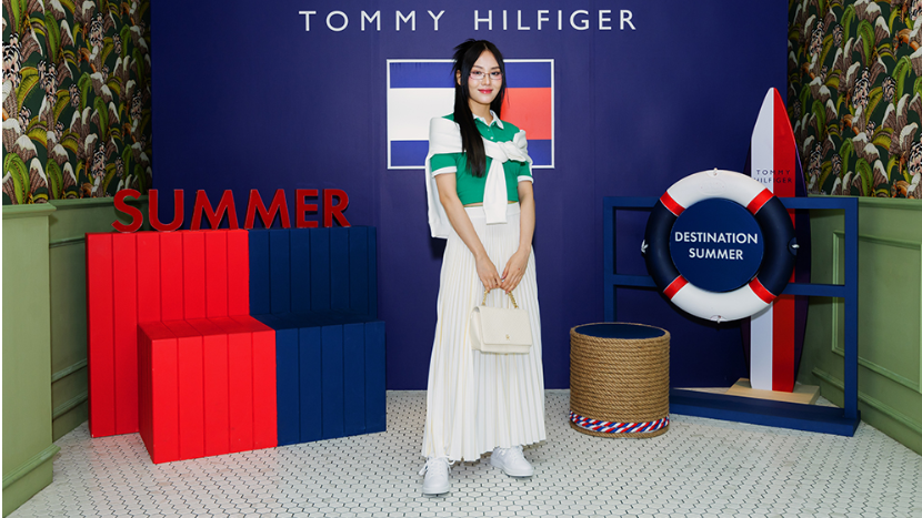 Hoa hậu Mai Phương chiếm trọn sức hút với phong cách Preppy tại Malaysia