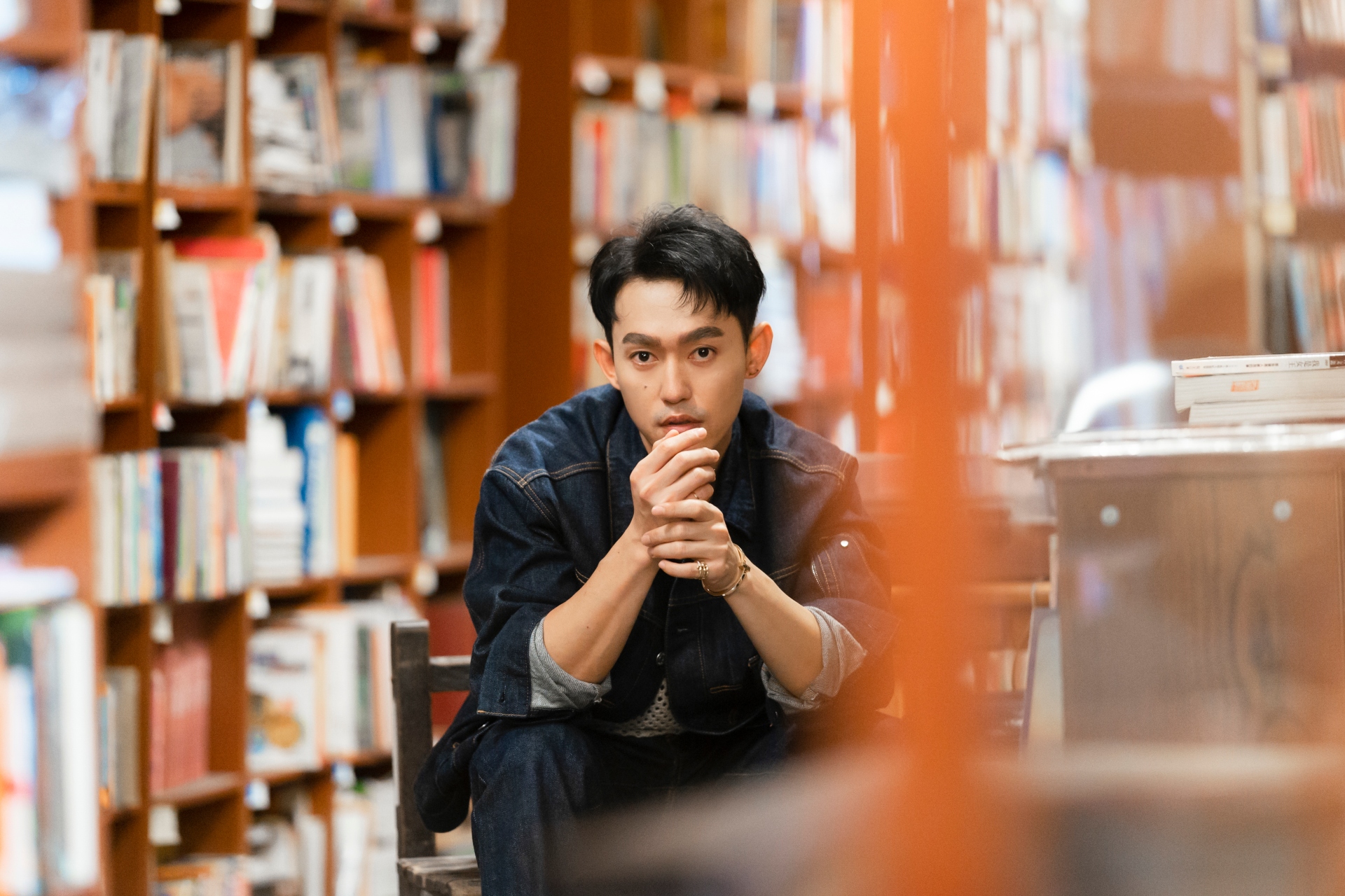 Chờ người nơi pháo hoa rực rỡ