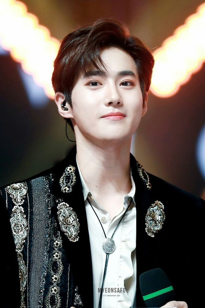 Suho (EXO) hẹn hò