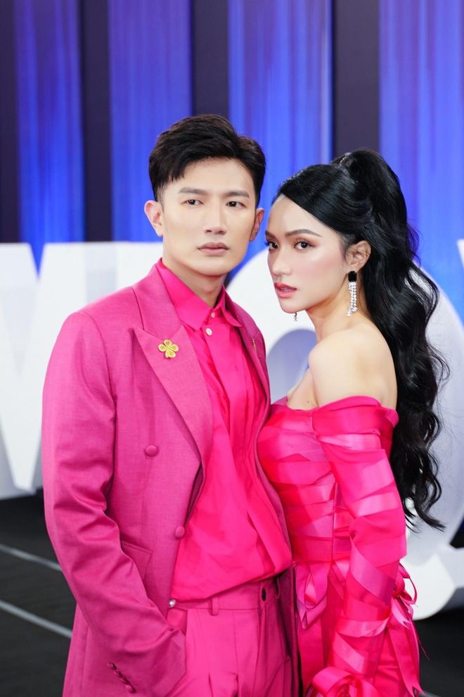 Hoàng Thùy và Dược sĩ Tiến