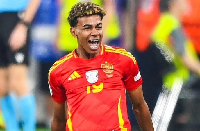 Tây Ban Nha cứu cả EURO 2024