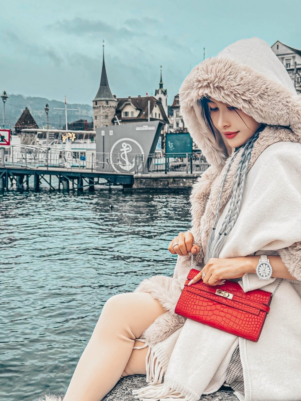 Kho túi xách đắt đỏ của vợ Minh "Nhựa", có thiết kế lên đến 5 tỷ đồng