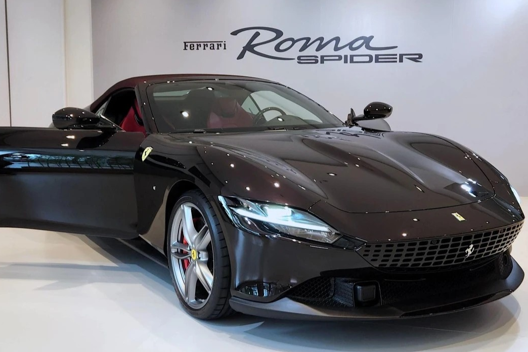 Chi tiết Ferrari Roma Spider vừa cập bến Việt Nam, giá từ 20 tỷ đồng