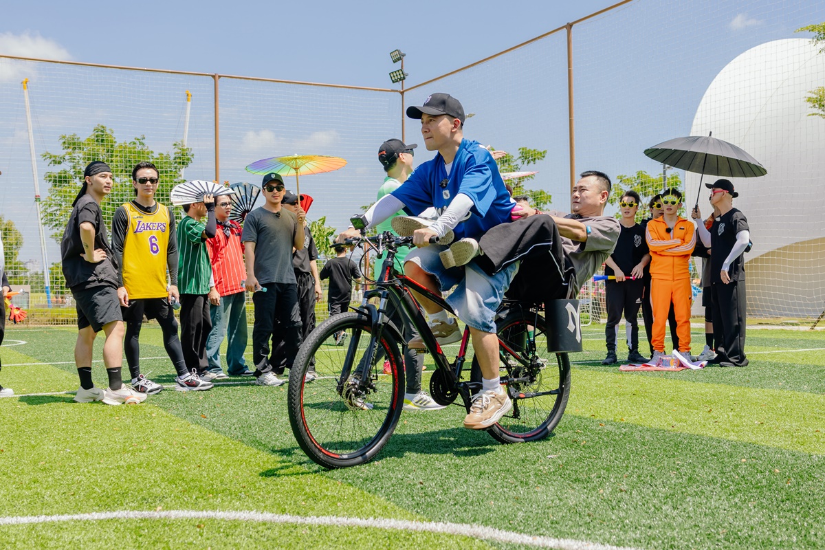 Đại hội thể thao của Anh Trai Vượt Ngàn Chông Gai: Dàn Anh Tài trổ tài thi đấu, mang cả nồi niêu cổ vũ