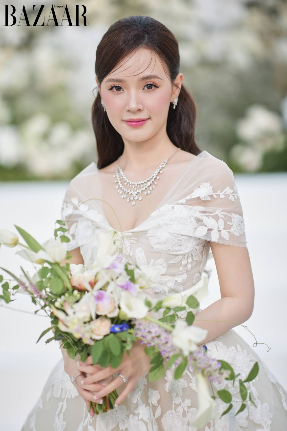 4 mẫu váy cưới lộng lẫy của cô dâu Midu trong hôn lễ cổ tích