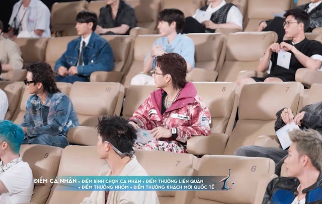 Nam ca sĩ gây sốc khi đứng bét bảng Anh Trai Say Hi