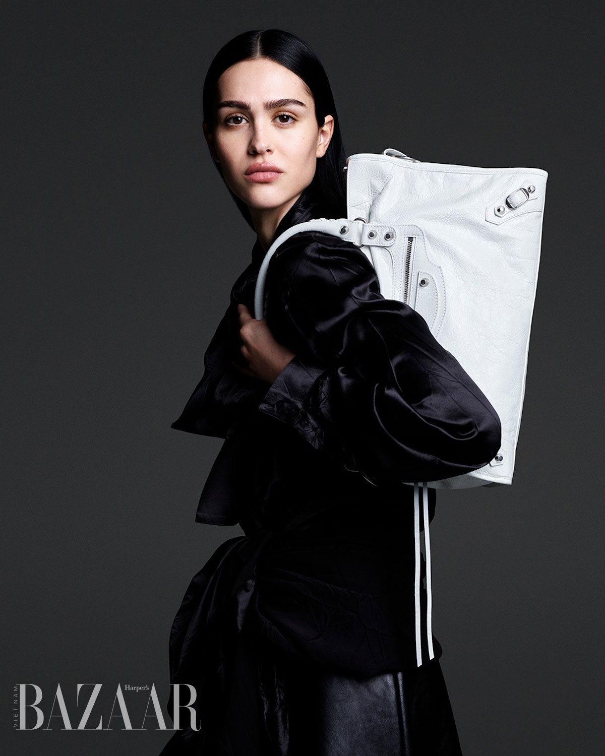 Sự trở lại của túi xách Le City, It Bag nhà Balenciaga