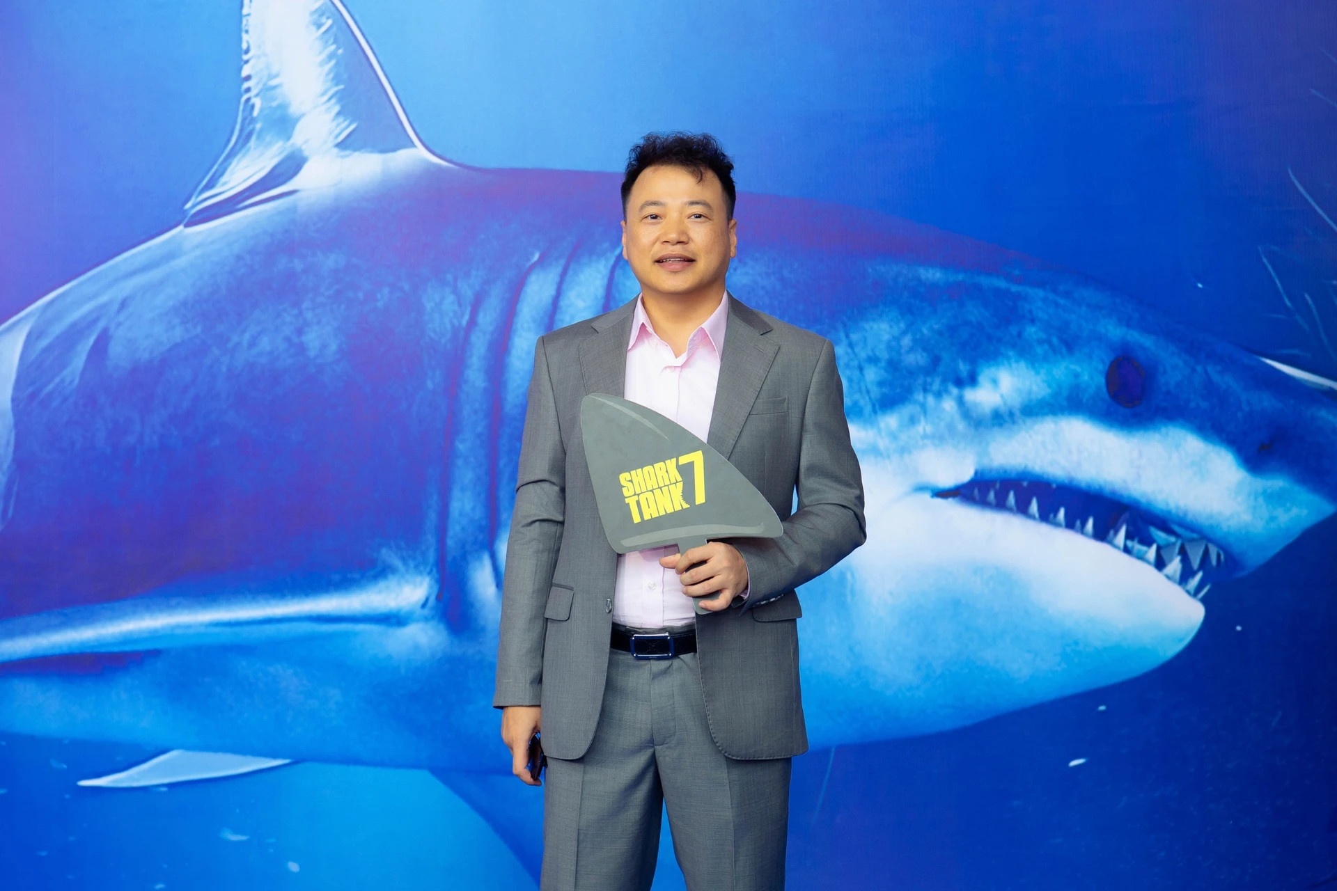 Shark Bình ngoại tình