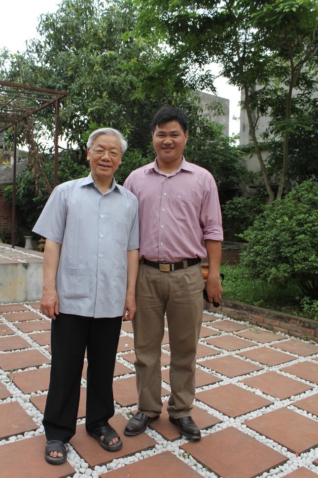 Cuốn sách đầu tiên về Tổng Bí thư Nguyễn Phú Trọng.jpg