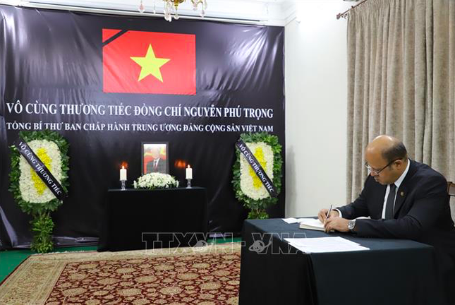 Tổ chức lễ viếng Tổng Bí thư Nguyễn Phú Trọng tại nhiều nước