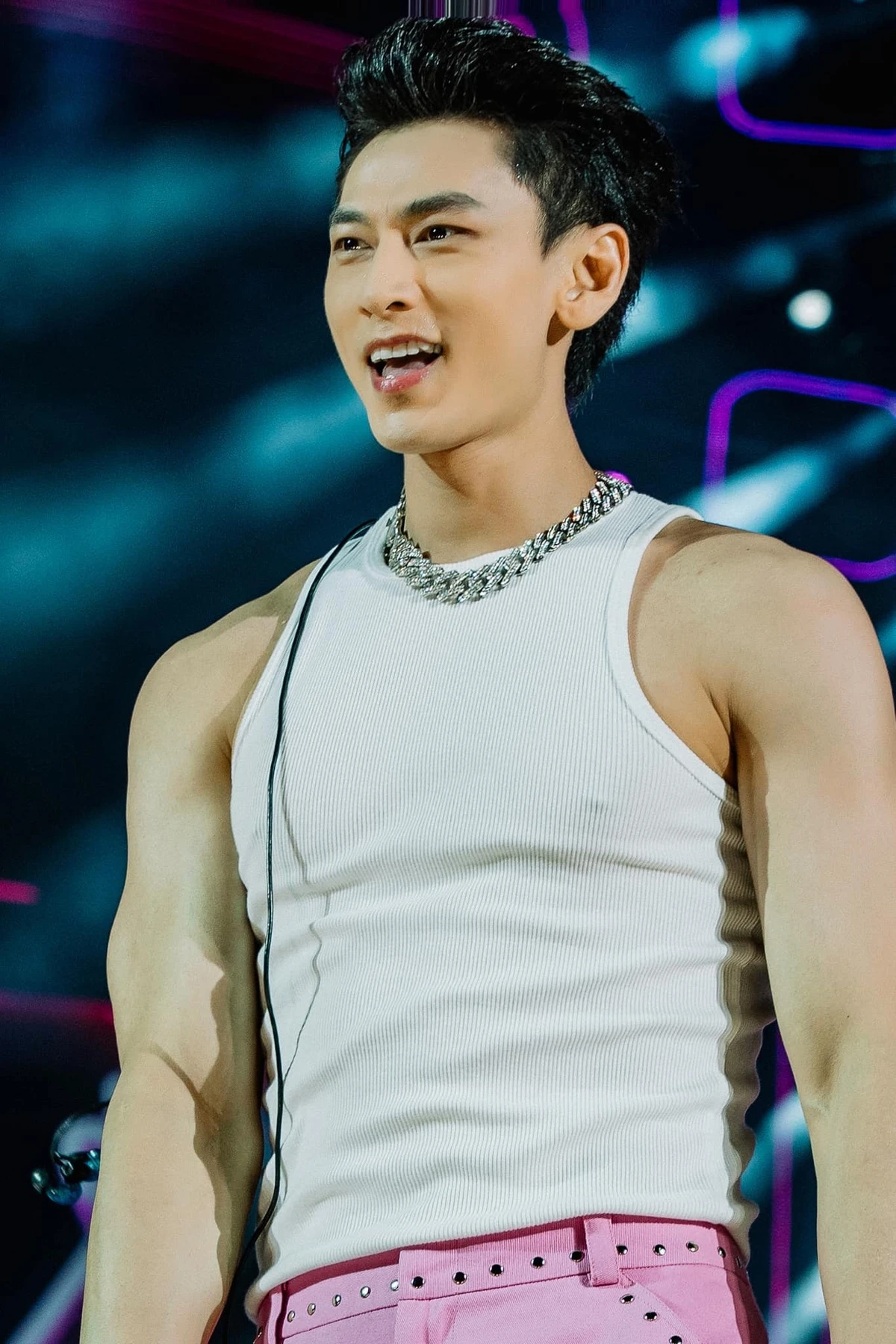 10 anh trai say hi nổi bật nhất