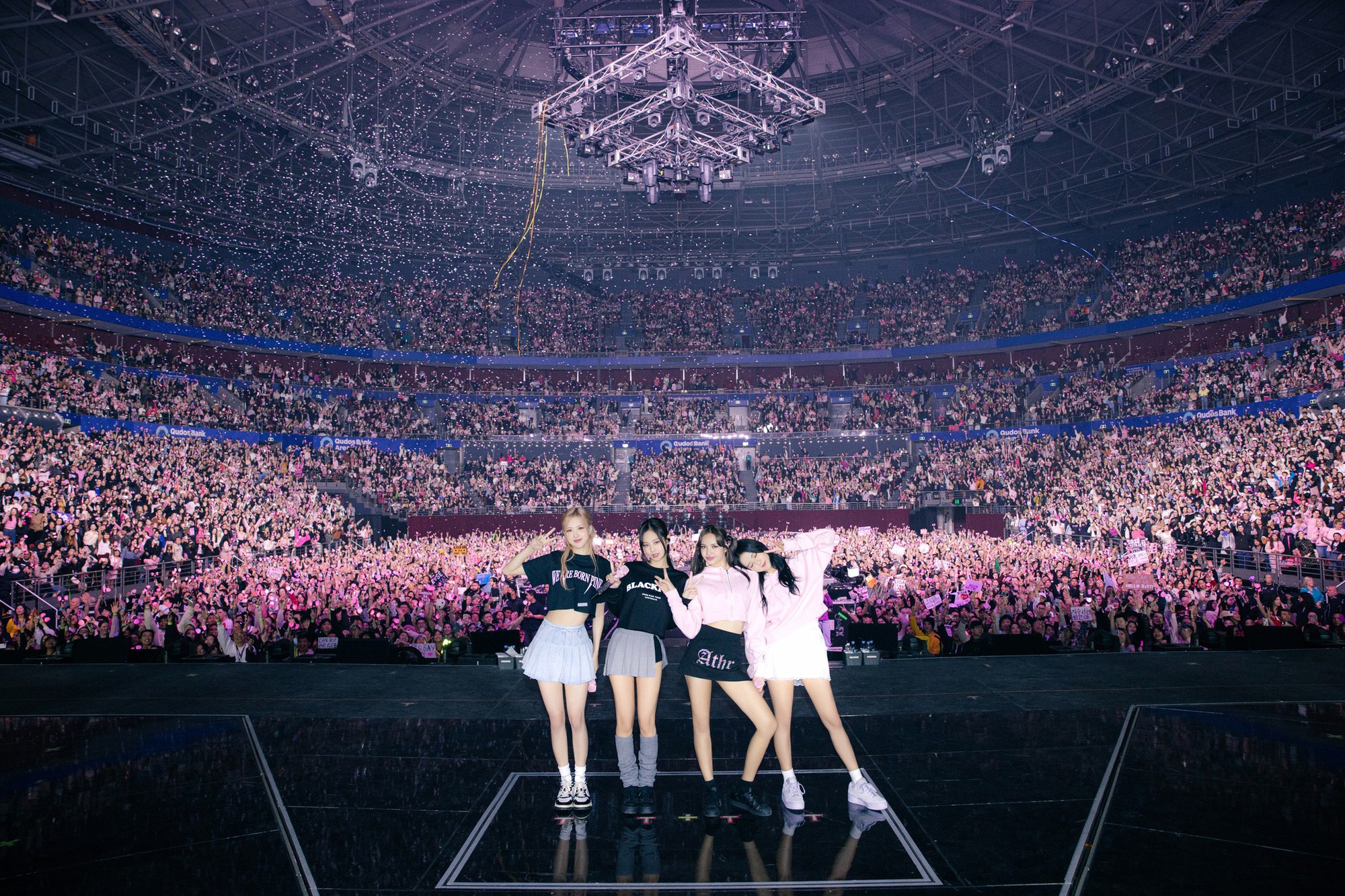 Giá vé concert 2NE1